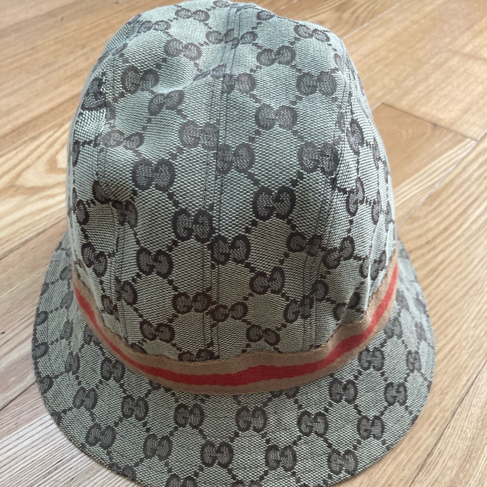 Authentic women’s Gucci bucket hat